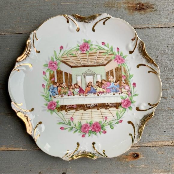 EUC Vintage 2 Religious Wall Plates - Picture 6 of 16